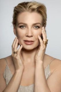Laurie Holden [403x604] [35.98 kb]