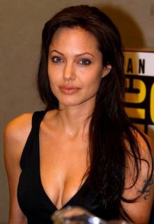 Angelina Jolie [900x1301] [143.51 kb]