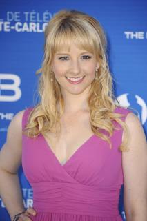 Melissa Rauch [936x1405] [136.44 kb]