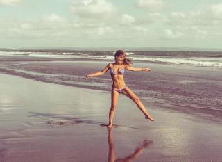 Alejandra Onieva dans Bikini [1080x788] [161.31 kb]