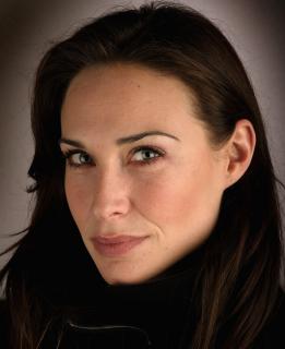 Claire Forlani [2455x3000] [572 kb]