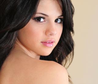 Selena Gomez [2780x2400] [463.42 kb]