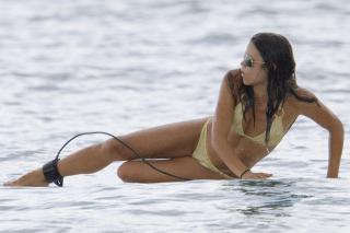 Jenna Dewan in Bikini [1800x1200] [159.56 kb]