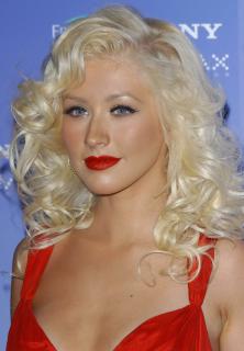 Christina Aguilera [2084x3000] [782.02 kb]