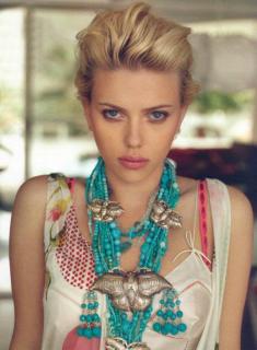 Scarlett Johansson dans Elle [640x871] [78.79 kb]
