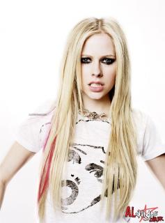 Avril Lavigne [1000x1350] [175.38 kb]