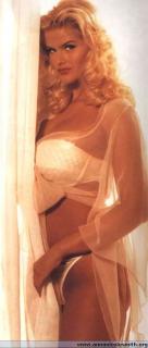 Anna Nicole Smith [400x941] [34.81 kb]
