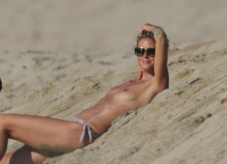 Heidi Klum dans Topless [3425x2480] [378.06 kb]