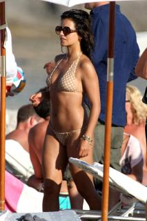 Mónica Cruz in Bikini [1200x1800] [205.68 kb]