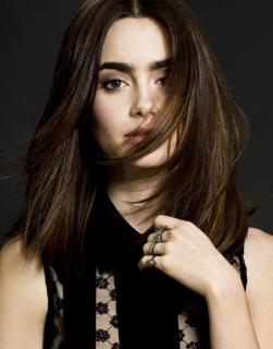 Lily Collins [936x1191] [118.88 kb]