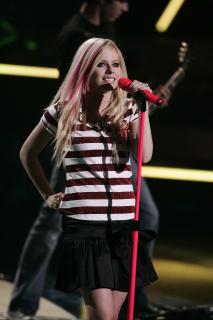 Avril Lavigne [1333x2000] [466.03 kb]