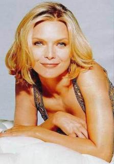Michelle Pfeiffer [329x472] [21.33 kb]