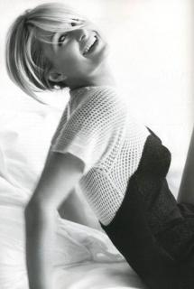 Paris Hilton in Vogue [900x1337] [93.58 kb]