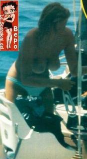 Alessia Marcuzzi in Topless [282x513] [26.89 kb]