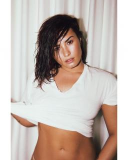 Demi Lovato [1080x1346] [161.31 kb]