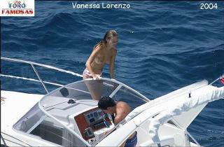 Vanesa Lorenzo in Topless [1000x657] [112.73 kb]