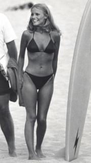 Cheryl Ladd in Bikini [562x1000] [146.44 kb]