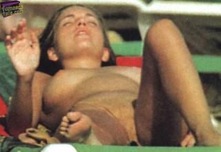 Laura Manzanedo na Topless [841x579] [53.96 kb]