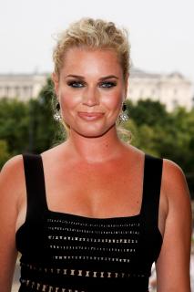 Rebecca Romijn [2592x3888] [872.47 kb]