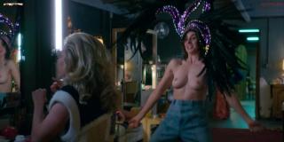 Alison Brie in Glow Nude [1920x960] [203.37 kb]