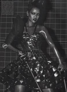Rihanna in Vogue [1200x1653] [277.53 kb]