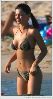 Alessia Mancini in Bikini [552x1024] [101.91 kb]