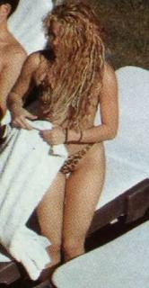 Shakira dans Bikini [268x516] [22.63 kb]