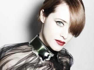 Claire Foy [650x487] [77.09 kb]