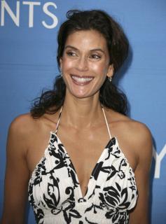 Teri Hatcher [2230x3000] [552.95 kb]