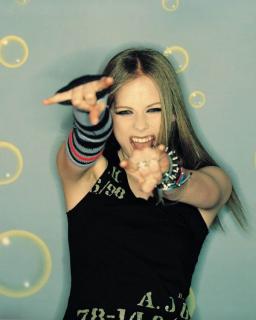 Avril Lavigne [680x850] [60.89 kb]