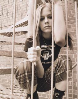 Avril Lavigne [742x936] [110.12 kb]