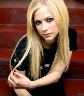Avril Lavigne [884x1010] [127.55 kb]