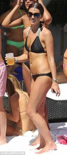 Danielle Lloyd dans Bikini [519x1200] [69.92 kb]