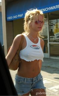 Britney Spears [1650x2663] [276.15 kb]