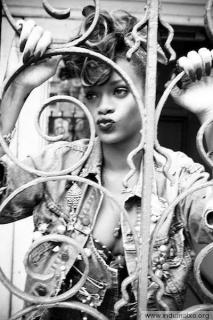 Rihanna en Talk That Talk Album [400x600] [55.4 kb]
