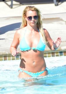 Britney Spears [2295x3240] [804.24 kb]