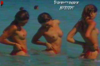 Olivia Molina in Topless [780x520] [38.78 kb]