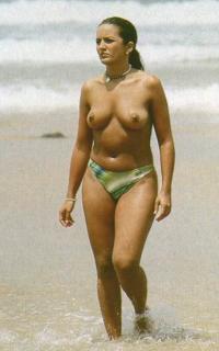 Marta López in Topless [346x551] [33.27 kb]