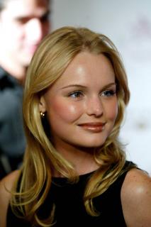 Kate Bosworth [2006x3000] [477.08 kb]