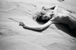Erin Heatherton en Vogue Desnuda [850x562] [63.09 kb]