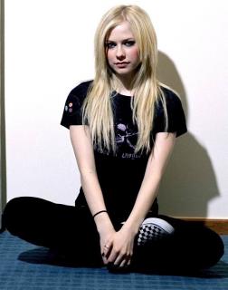 Avril Lavigne [598x758] [59.07 kb]
