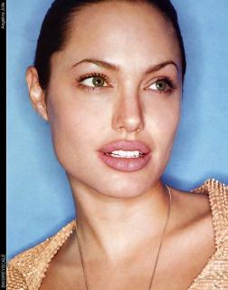 Angelina Jolie [693x878] [88.03 kb]