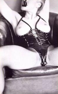Madonna Nude [370x600] [31.87 kb]