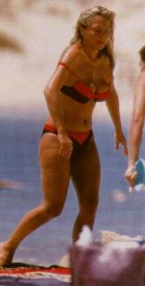 Cristina Tàrrega en Bikini [281x555] [19.39 kb]