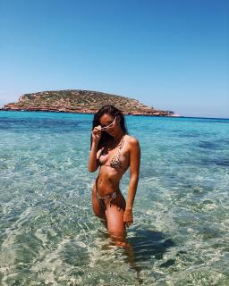 Gracia de Torres in Bikini [1080x1350] [515.66 kb]