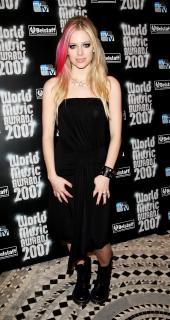 Avril Lavigne [1200x2258] [462.32 kb]