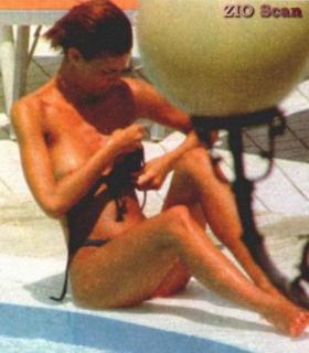 Martina Colombari in Topless [439x500] [36.65 kb]