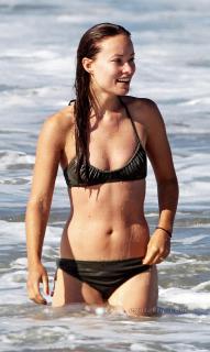 Olivia Wilde na Bikini [1196x2000] [353.18 kb]