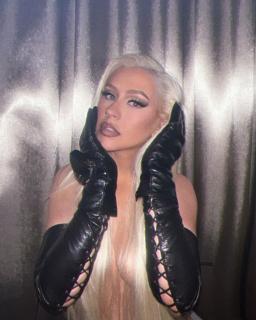 Christina Aguilera [1080x1350] [298.93 kb]