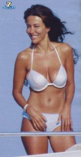 Sabrina Ferilli dans Bikini [572x1100] [76.25 kb]